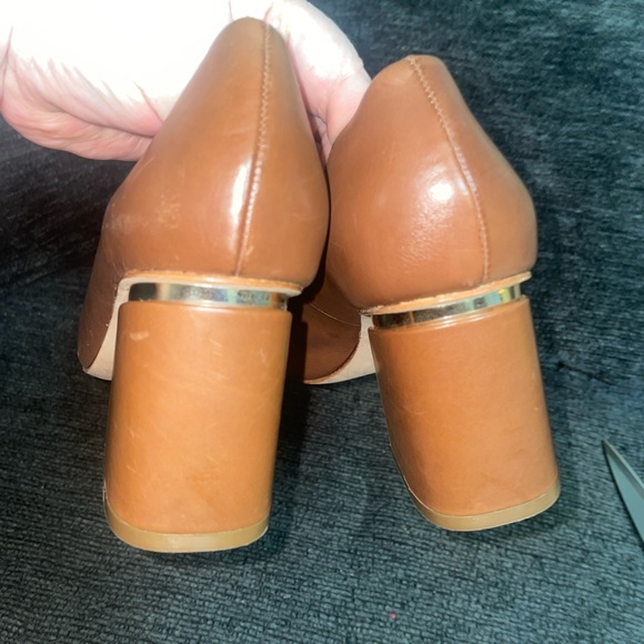 Antonio Melani Women's Brown
Leather Oxford Heels 6.5 - Picture 5 of 7